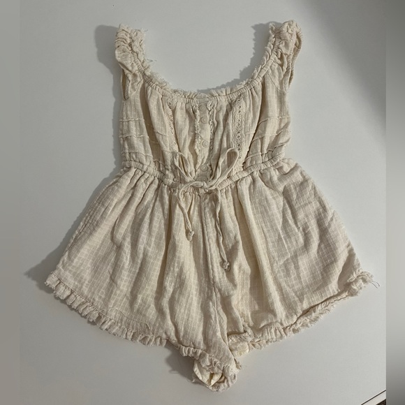 UO Evie Off-The-Shoulder Check Romper in Ivory - Picture 3 of 7